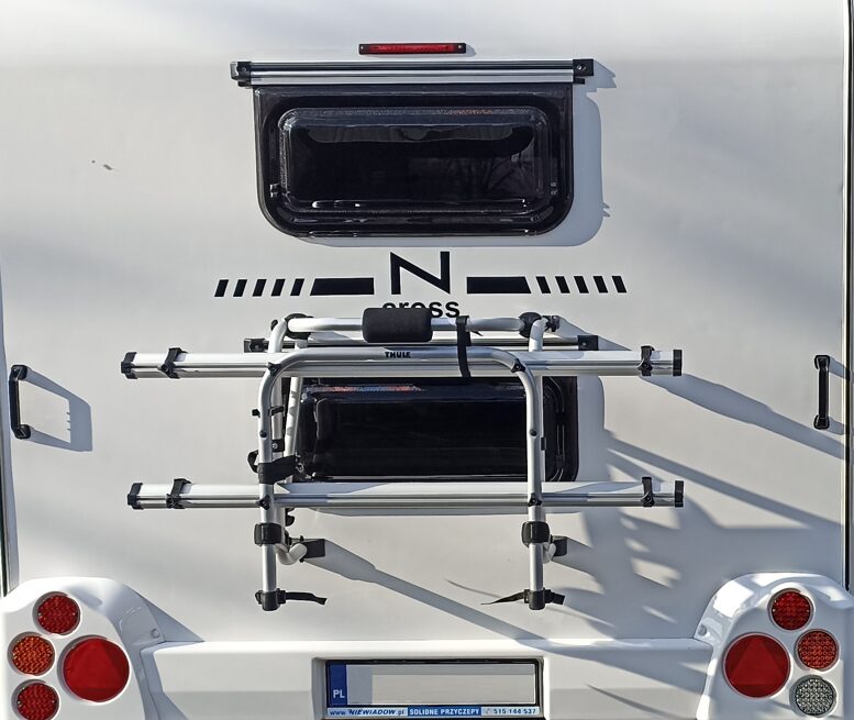 n – cross (3 sæta) n – cross (3 sæta)