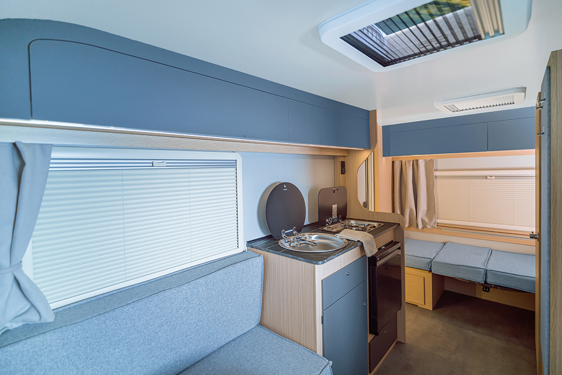 n – cross (3 sæta) n – cross (3 sæta)