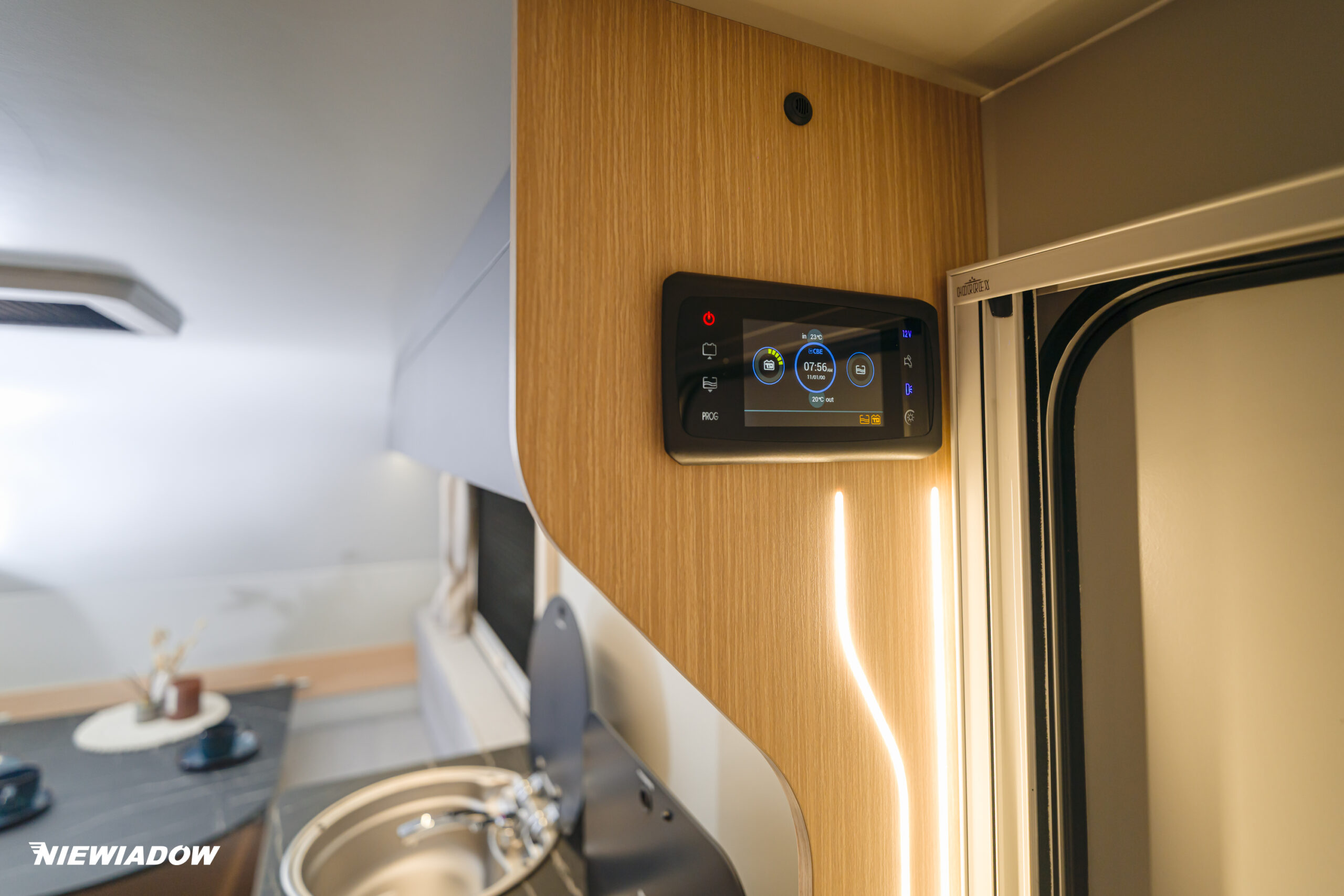 n – cross (3 sæta) n – cross (3 sæta)