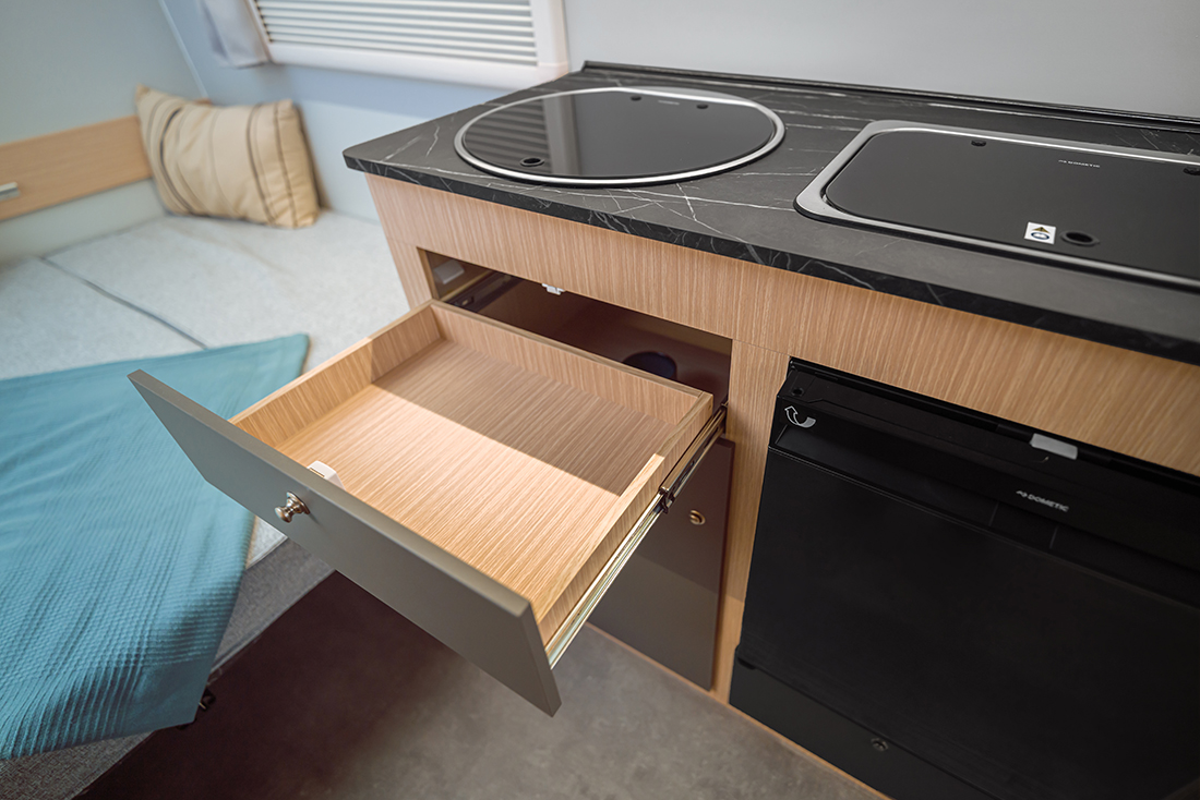 n – cross (3 sæta) n – cross (3 sæta)